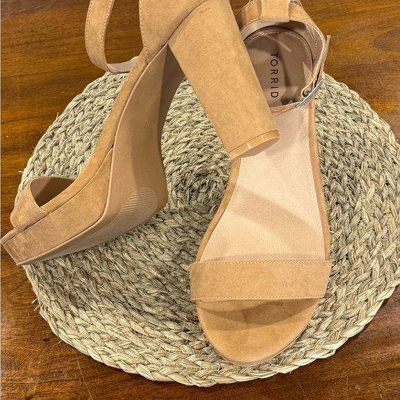 Torrid platform block heeled wedge 13 WW - Picture 3 of 4